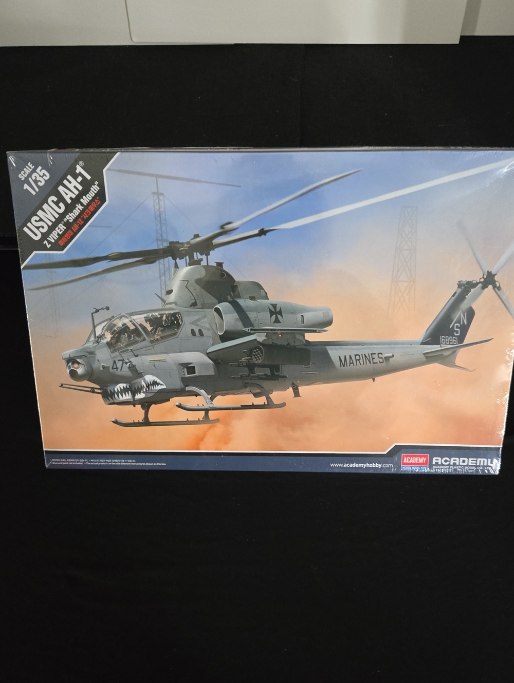 Academy USMC AH-1Z Viper Attack Helicopter Model Kit - Gray